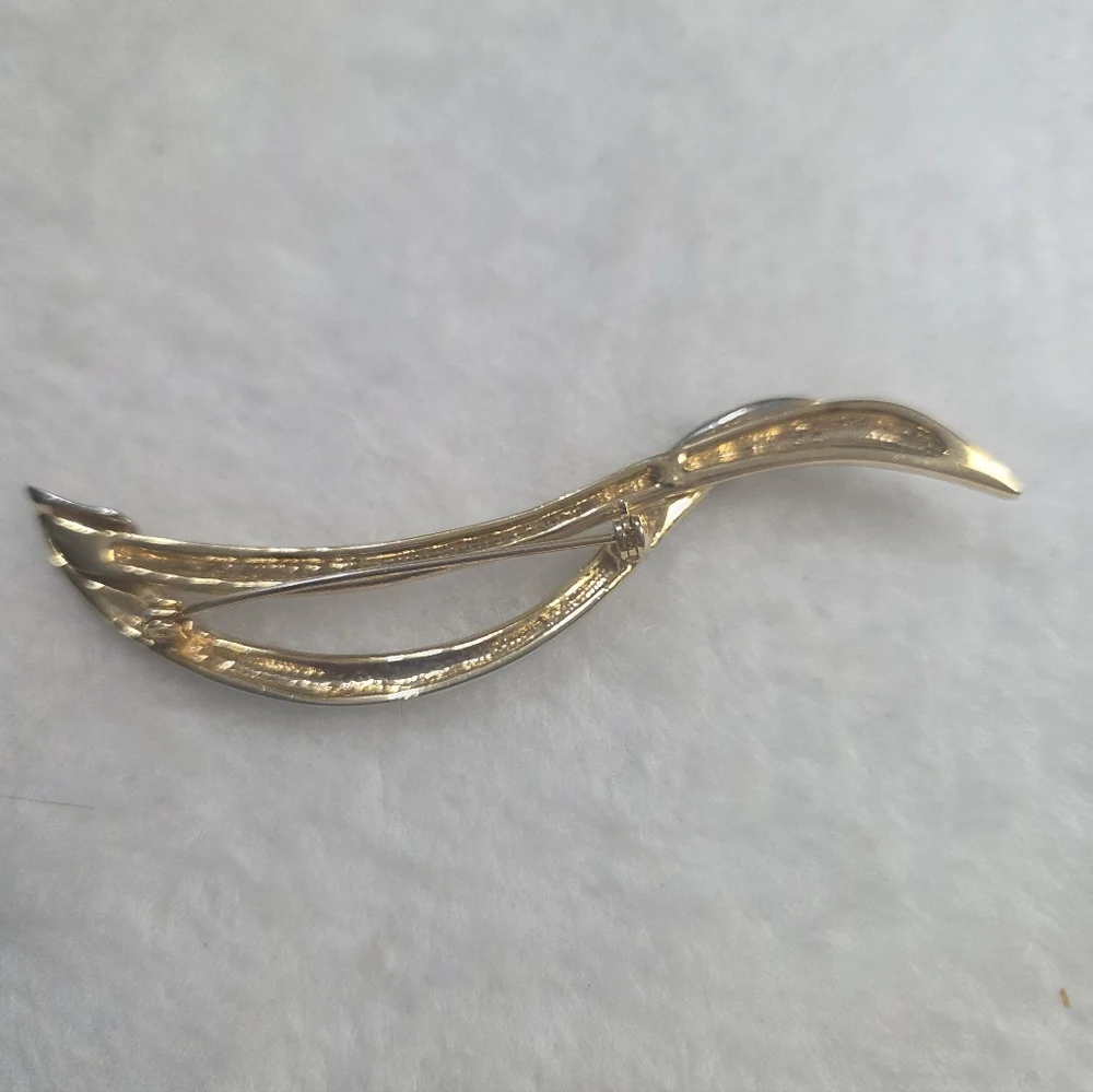Vintage Modern Abstract Two-tone Gold and Silver-Plated Wave Brooch - Picture 2 of 3